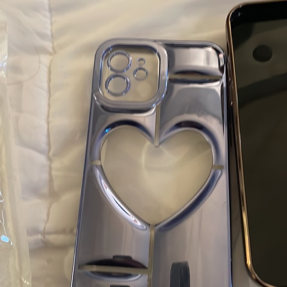 iPhone 12 Pro phone cases bundle - Picture 4 of 5